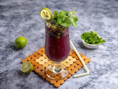 Kala Khatta Mojito