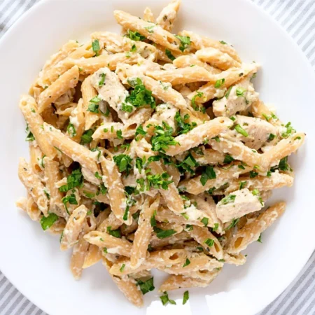 Creamy Garlic Alfredo Pasta